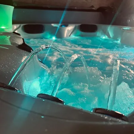 Loveroom 50 Nuances De Bulles Jacuzzi Et Sauna Privatif Apartament